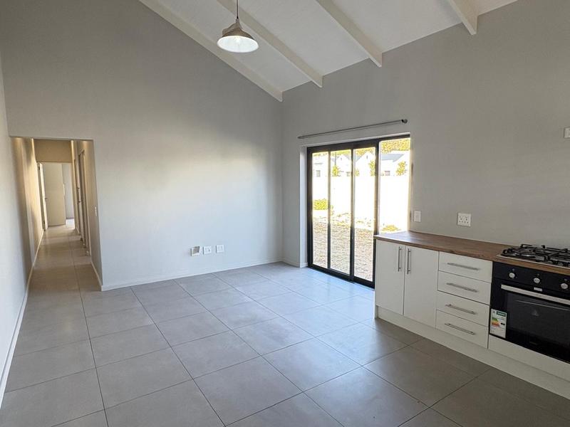 To Let 3 Bedroom Property for Rent in Capri Western Cape